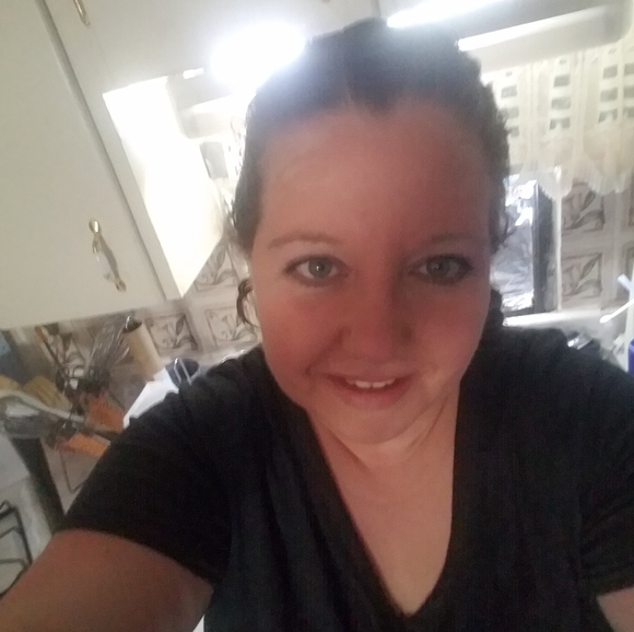 Meet your Posher, Sarah - Picture 1 of 1